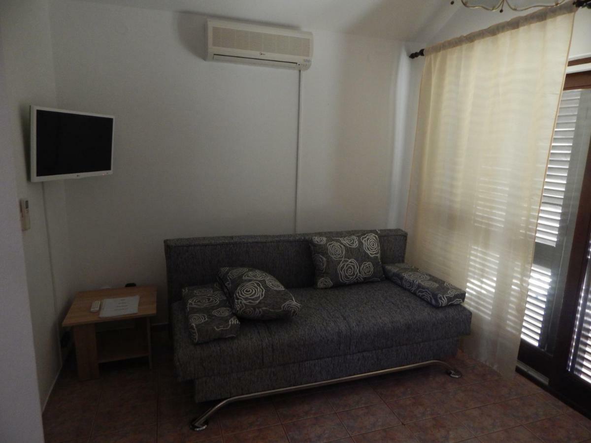 פטרצ'אנה Apartman Duje מראה חיצוני תמונה